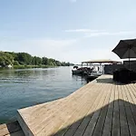 Vakantiehuis Seaside House - Mit Privatem Bootsanleger, Terrasse Und Wellness-komfort Direkt Am Wasser Malchow (Mecklenburg-Vorpommern)