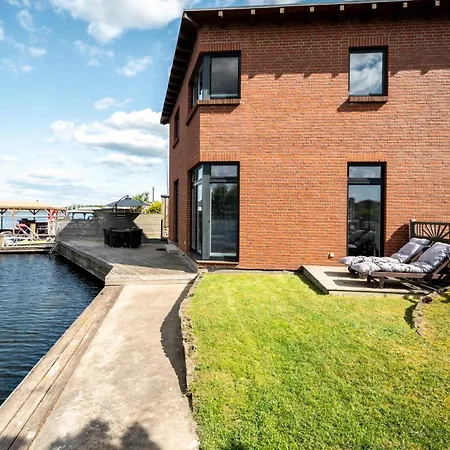 Vakantiehuis Seaside House - Mit Privatem Bootsanleger, Terrasse Und Wellness-komfort Direkt Am Wasser *