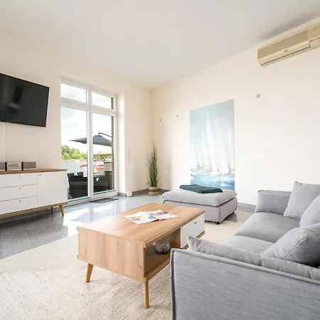 Seaside House - Mit Privatem Bootsanleger, Terrasse Und Wellness-komfort Direkt Am Wasser Holiday home Malchow (Mecklenburg-Vorpommern)