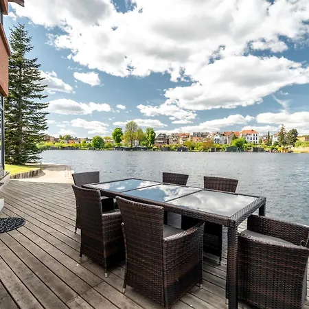 Seaside House - Mit Privatem Bootsanleger, Terrasse Und Wellness-komfort Direkt Am Wasser Malchow (Mecklenburg-Vorpommern)
