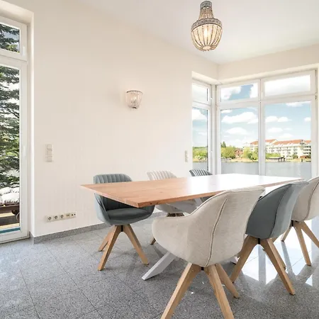 Seaside House - Mit Privatem Bootsanleger, Terrasse Und Wellness-komfort Direkt Am Wasser Malchow (Mecklenburg-Vorpommern)