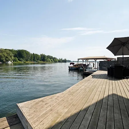 Casa de Férias Seaside House - Mit Privatem Bootsanleger, Terrasse Und Wellness-komfort Direkt Am Wasser Malchow (Mecklenburg-Vorpommern)