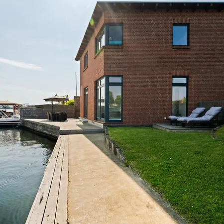 Seaside House - Mit Privatem Bootsanleger, Terrasse Und Wellness-komfort Direkt Am Wasser *